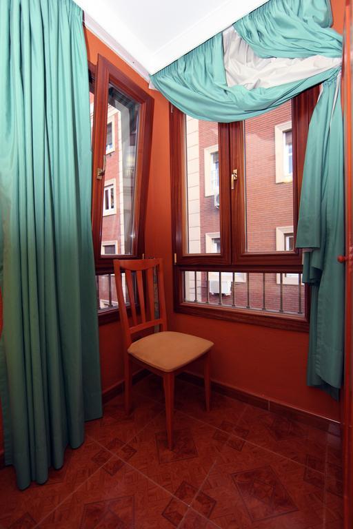 Hostal Victoria Malaga Room photo