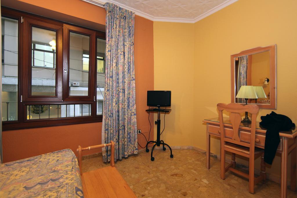 Hostal Victoria Malaga Room photo