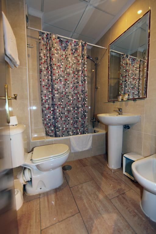 Hostal Victoria Malaga Room photo